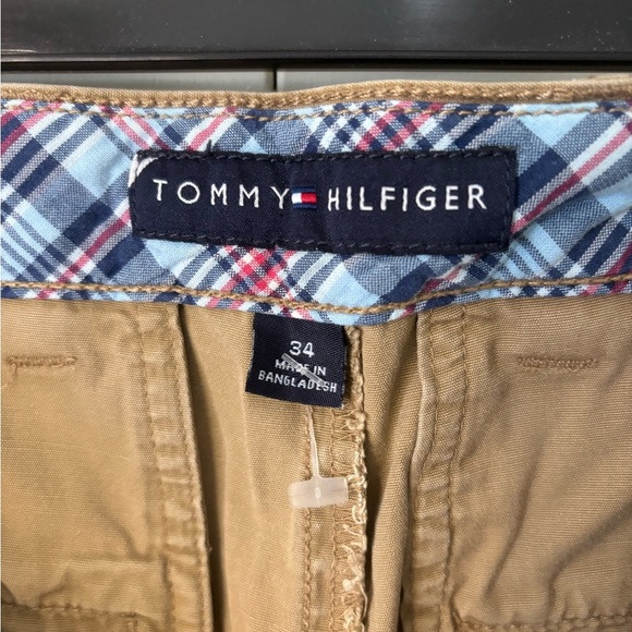 Tommy Hilfiger Men's Tan Shorts - Picture 2 of 3